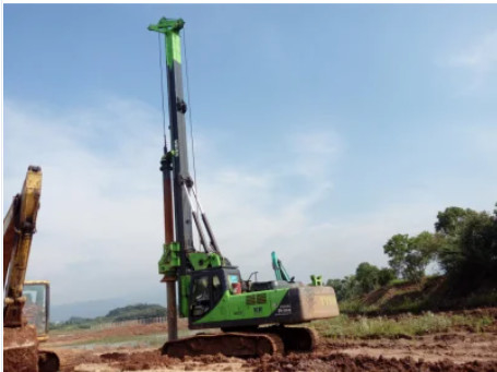 Aushubgerät Wasserbohrschachtle Bodenbohrgerät Felsbohrgerät KR150A 1300mm Hydraulisches Piling Rig