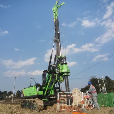 Maschine mit niedrigem Kopfraum für die Piling-Rig mit 5,6 m Freiraum 125 kN.m Drehmoment und EU-Stufe V-Motor für die städtische Fundamentbohrung
