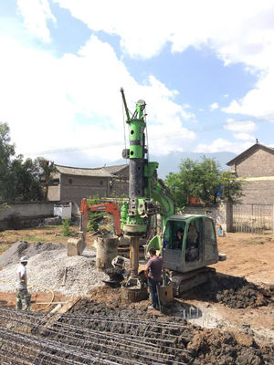 Mobiler Piling-Rig mit 90 kN.m Drehmoment, 40 km/h Transportgeschwindigkeit und 24 m Bohrtiefe